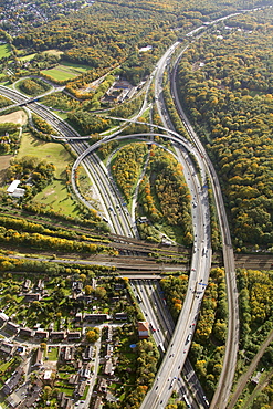 Aerial view, Duisburg-Kaiserberg spaghetti junction of the A3 and A40 highways, autumn, Duisburg, Ruhr Area, North Rhine-Westphalia, Germany, Europe