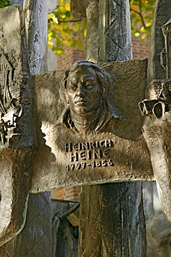 "Heimat" fountain showing history of Duesseldorf in the old town of Duesseldorf, North Rhine-Westphalia, Germany, Europe