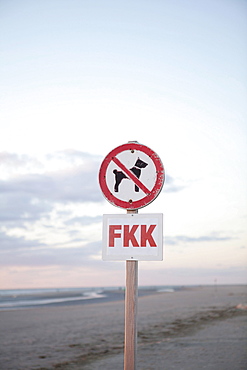 Dogs are not permitted on the beach, prohibition, nude beach, North Sea, St. Peter-Ording, Schleswig-Holstein, Germany, Europe