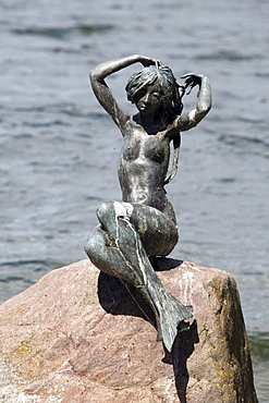 Sculpture "Malenter Seejungfrau" or Malente mermaid by Kurt Grabert, Bad Malente-Gremsmuehlen, Naturpark Holsteinische Schweiz nature park, Schleswig-Holstein, Germany, Europe