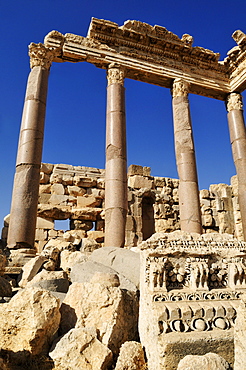 Antique ruins at the archeological site of Baalbek, Unesco World Heritage Site, Bekaa Valley, Lebanon, Middle East, West Asia