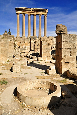 Antique Jupiter temple ruin at the archeological site of Baalbek, Unesco World Heritage Site, Bekaa Valley, Lebanon, Middle East, West Asia