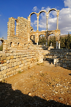 Antique Umayyad ruins at the archeological site of Anjar, Aanjar, Unesco World Heritage Site, Bekaa Valley, Lebanon, Middle East, West Asia