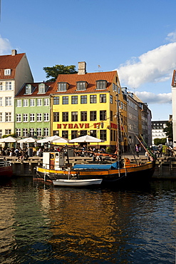 Nyhavn, bar district on the port canal, Copenhagen, Denmark, Europe