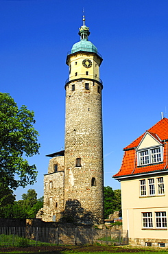 Castle tower or Hausmannsturm tower, ruin of Schloss Neideck castle, Arnstadt, Thuringia, Germany, Europe