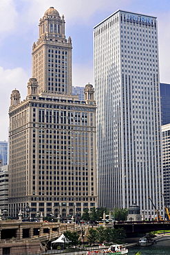 Promenade, Chicago River Walk, 35 East Wacker Drive, formerly North American Life Insurance Building, Unitrin Building, Loop, Chicago, Illinois, United States of America, USA