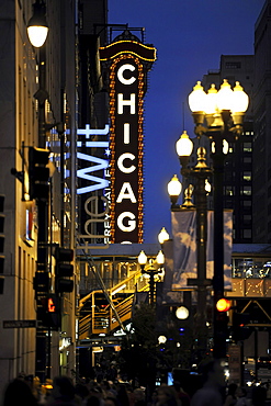Night scene, Chicago Theater, River Loop, Chicago, Illinois, United States of America, USA, North America