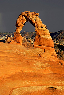 Delicate Arch, stone arch, during thunderstorm, Arches National Park, Moab, Utah, Southwest, USA, North America