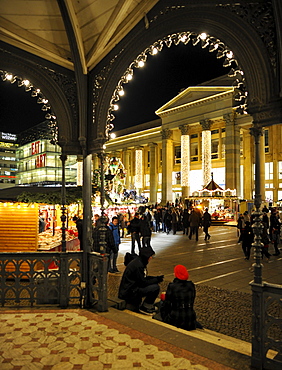 Koenigsbau mall, Christmas decorations, Koengisstrasse, Christmas market, Stuttgart, Baden-Wuerttemberg, Germany, Europe