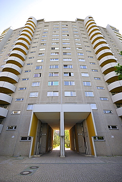 18-storey apartment building by Walter Gropius, Gropius City, satellite settlements, large housing estate, satellite town with 18, 000 homes, Neukoelln, Berlin, Germany, Europe