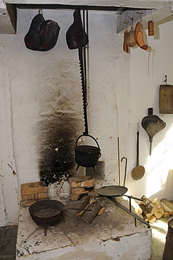 Open fireplace in a Hessian farmhouse, Hessenpark outdoor museum near Neu-Anspach, Hochtaunuskreis district, Hesse, Germany, Europe