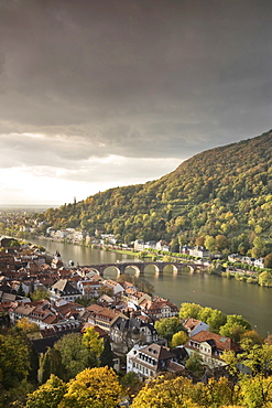 Panoramic views overlooking the old town of Heidelberg seen from the Schlosspark, palace gardens, Baden-Wuerttemberg, Germany, Europe