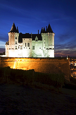 Chateau de Saumur at night, Pays de la Loire, department of Maine et Loire, France, Europe