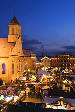 Christmas market on the marketplace in Ludwigsburg, Baden-Wuerttemberg, Germany, Europe