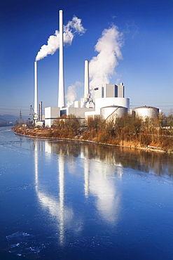 Icy Neckar river and electricity plant, Altbach, Baden-Wuerttemberg, Germany, Europe