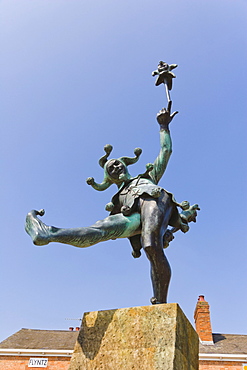 The Jester statue by James Butler, Henley Street, Stratford-upon-Avon, Warwickshire, England, United Kingdom, Europe