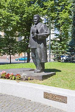 Monument to President Dr Karlis Ulmanis on the corner of Kr Valdemara Iela, Kr Valdemara Street, and Raina Bulvaris, Rainis Boulevard, Riga, Latvia, Northern Europe