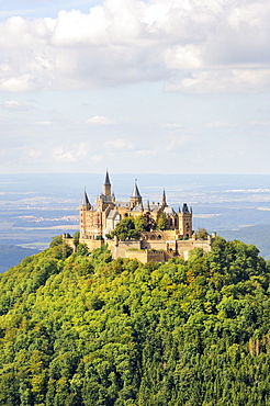 Burg Hohenzollern castle between Hechingen and Bisingen, Zollernalbkreis county, Baden-Wuerttemberg, Germany, Europe