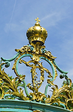 Wrought iron gate in the baroque gardens of Schloss Schwetzingen, or Schwetzingen Castle, Schwetzingen, Baden-Wuerttemberg, Germany, Europe