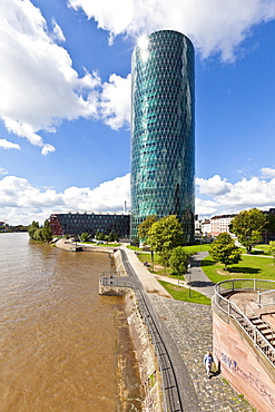 View over the river Main on the Westhafentower of the OFB with the bridge building and the Westhafen Haus building, architects Schneider + Schumacher and OFB project development GmbH, won the German Urban Development Prize in 2004, Westhafenplatz, Frankfu