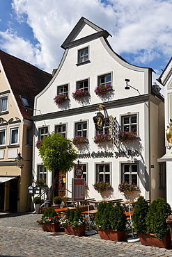 Brauerei zum Rad brewery, market square, Guenzburg, Donauried, Swabia, Bavaria, Germany, Europe