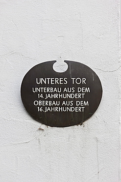 Plaque, Unteres Tor city gate, Guenzburg, Donauried, Swabia, Bavaria, Germany, Europe