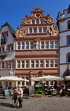 Rotes Haus, Red House on Hauptmarkt square, Trier, Rhineland-Palatinate, Germany, Europe