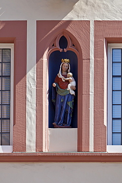 Figure, facade decoration, Main Market, Trier, Rhineland-Palatinate, Germany, Europe