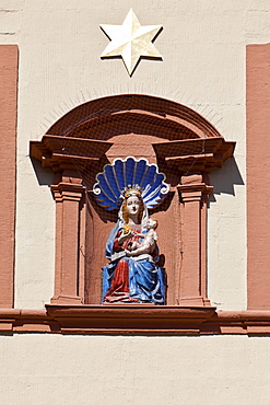 Figure, facade decoration, Main Market, Trier, Rhineland-Palatinate, Germany, Europe