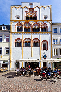 Dreikoenigenhaus building, residential house built in early Gothic style, Hauptmarkt square, Trier, Rhineland-Palatinate, Germany, Europe