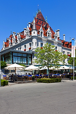 The castle of Ouchy, Lausanne, canton of Vaud, Lake Geneva, Switzerland, Europe