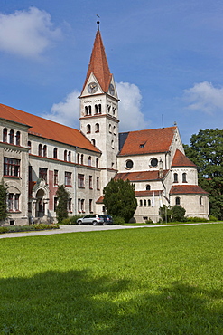 Lohhof Abbey, Kopass Hof Therapy Centre for drug treatment, Mindelheim, Swabia, Unterallgaeu district, Bavaria, Germany, Europe