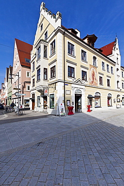 Historic town centre, Mindelheim, Maximilianstrasse, Swabia, Unterallgaeu district, Bavaria, Germany, Europe