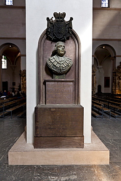 Georg II Caroli, Cathedral of St. Kilian or Wuerzburg Cathedral, Wuerzburg diocese, Kardinal-Doepfner-Platz square, Wuerzburg, Bavaria, Germany, Europe