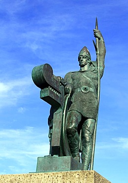 Statue of Ingolfur Arnarson, Reykjavik, Iceland, Europe