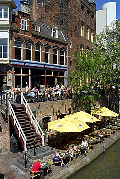 Cafe, bar with terrace by the canal, Oudegracht, old town centre, Utrecht, Holland, Netherlands, Europe