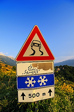 Traffic sign, snow and rain warning, Caramanico Terme, SantÃƒÂ­Eufemia a Maiella, Majella National Park, Abruzzo, Italy, Europe