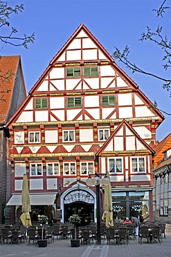 Half-timbered house, City Cafe Aelja, Baeckerstrasse, Hameln, Weserbergland, Weser Uplands, Lower Saxony, Germany, Europe