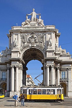 Arco Triunfal, triumphal arch, Praca do Comercio square, Lisbon, Portugal, Europe