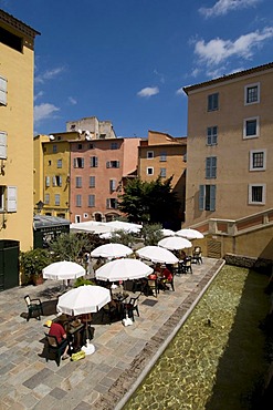 Outdoor cafe, Place de l'Eveche, Grasse, Provence, France, Europe