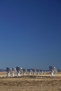 The Very Large Array radio telescope consists of 27 large dish antennas, the facility is part of the National Radio Astronomy Observatory, on the Plains of San Agustin in Datil, western New Mexico, USA