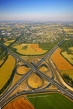 Aerial view, Kamener Kreuz, a cloverleaf interchange, motorway junction, A1 motorway, A2 motorway, Hansalinie motorway, Kamen, Ruhrgebiet area, North Rhine-Westphalia, Germany, Europe