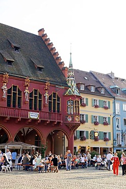 Muensterplatz square and Historisches Kaufhaus historic department store, Freiburg, Breisgau, Baden-Wuerttemberg, Germany, Europe