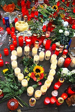 Hundreds of candles to commemorate the victims of the crowd crush at the Love Parade 2010, Duisburg, Ruhr, North Rhine-Westphalia, Germany, Europe