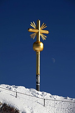 Summit cross, Zugspitze Mountain, 2962m, winter, Bavaria, Germany, Europe