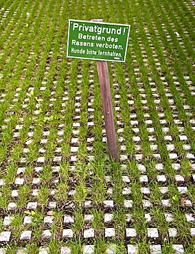 Prohibition sign in a housing estate in Munich, Bavaria, Germany, Europe