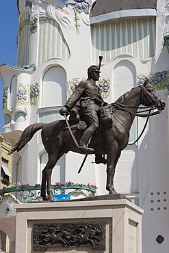 Equestrian statue, hussar memorial, Reok Palais, Szeged, Hungary, Europe