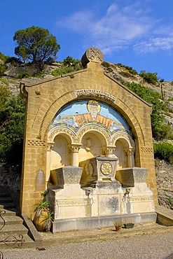 Cemetery at La Grasse, La Grassa, Aude, Languedoc-Roussillon, France, Europe