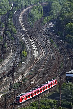 Suburban train on the track, railway, track network next to the Essen main railway station, Essen, North Rhine-Westphalia, Germany, Europe