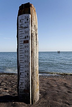 Post for measuring water level at high tide, Westkapelle, Walcheren, Zeeland, Netherlands, Benelux, Europe